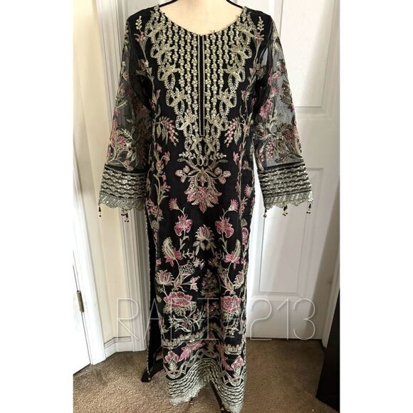 Afrozeh Indian / Pakistani Luxury Wedding Wear - Picture 10 of 16